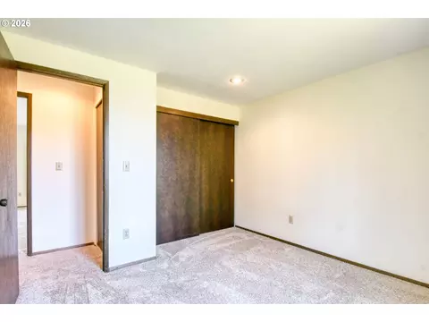 Bedroom - 4523 SW Perkins Ave, Pendleton, OR 97801 photo 3 of 3