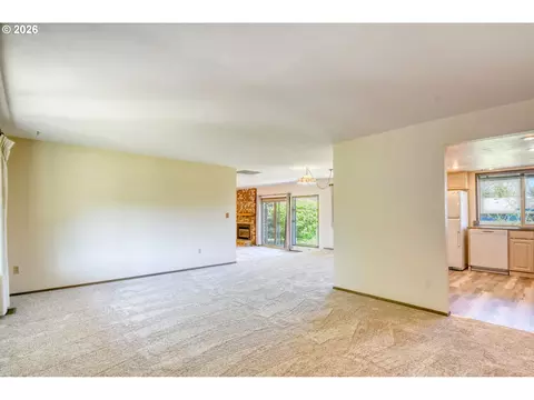 Living - 4523 SW Perkins Ave, Pendleton, OR 97801 photo 1 of 10
