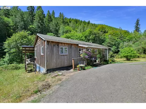 700 Upper Smith River Rd, Drain, OR 97435