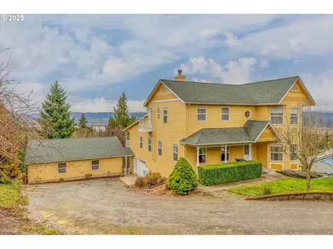 1045 Taylor Rd, Kalama, WA 98625