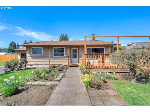 52283 SE Cypress Ct, Scappoose, OR 97056