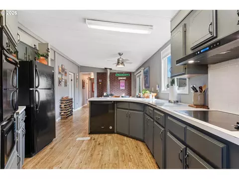 Kitchen - 27671 Bumpy Rd, John Day, OR 97845 photo 2 of 3
