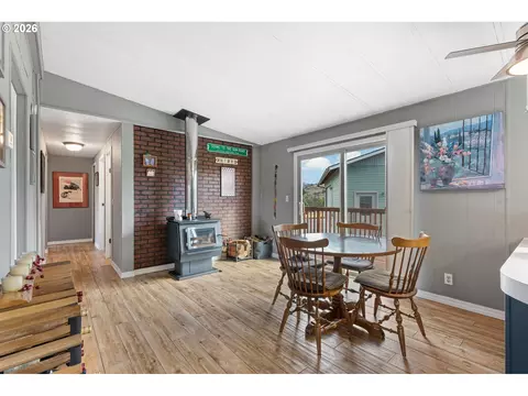 Dining - 27671 Bumpy Rd, John Day, OR 97845 photo 1 of 5
