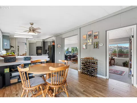 Dining - 27671 Bumpy Rd, John Day, OR 97845 photo 2 of 5