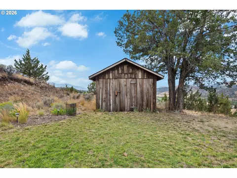 Exterior - 27671 Bumpy Rd, John Day, OR 97845 photo 6 of 7