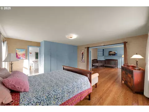 Bedroom - 820 Lariat Dr, Eugene, OR 97401 photo 8 of 10