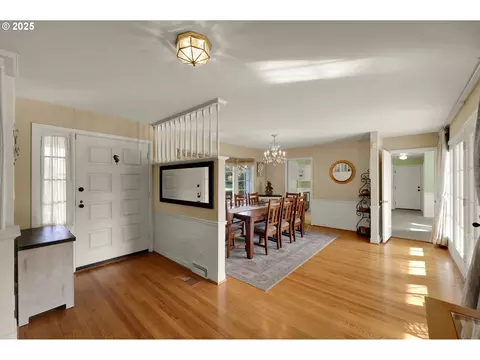 Entry Way - 820 Lariat Dr, Eugene, OR 97401 photo 1 of 3