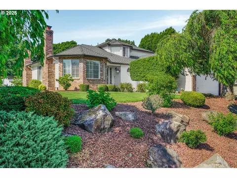 12717 SE Bluff Dr, Clackamas, OR 97015