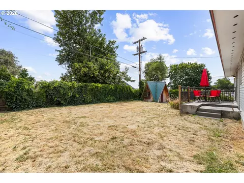 Exterior - 2522 SW Marshall Ave, Pendleton, OR 97801 photo 7 of 10