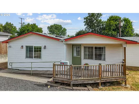 Exterior - 2522 SW Marshall Ave, Pendleton, OR 97801 photo 1 of 10