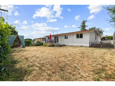 Exterior - 2522 SW Marshall Ave, Pendleton, OR 97801 photo 6 of 10