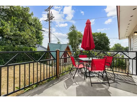 Exterior - 2522 SW Marshall Ave, Pendleton, OR 97801 photo 2 of 10