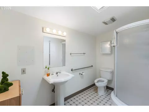 Bath - 2522 SW Marshall Ave, Pendleton, OR 97801 photo 1 of 2