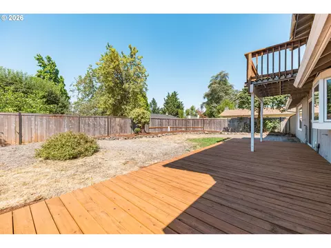 Exterior - 3759 Keeler Ave, Eugene, OR 97401 photo 7 of 9