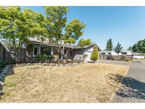 Exterior - 3759 Keeler Ave, Eugene, OR 97401 photo 2 of 9