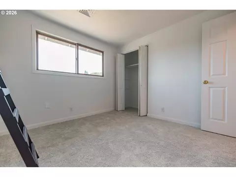 Bedroom - 3759 Keeler Ave, Eugene, OR 97401 photo 2 of 5