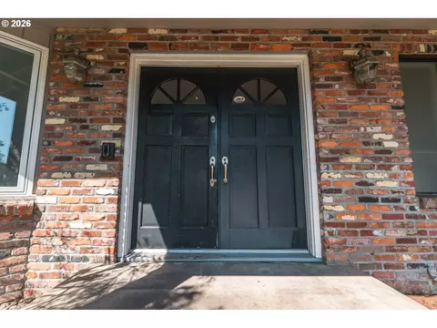 Entry Way - 3759 Keeler Ave, Eugene, OR 97401 photo 1 of 4