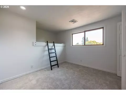 Bedroom - 3759 Keeler Ave, Eugene, OR 97401 photo 1 of 5