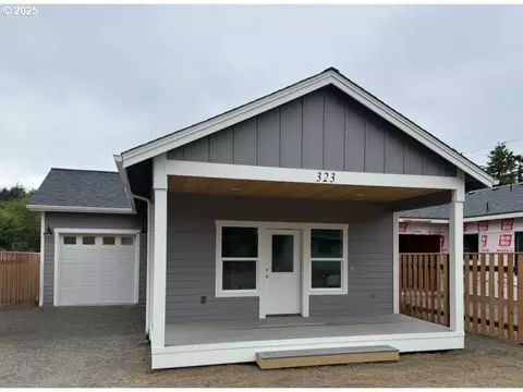 323 SE Oar Ave, Lincoln City, OR 97367