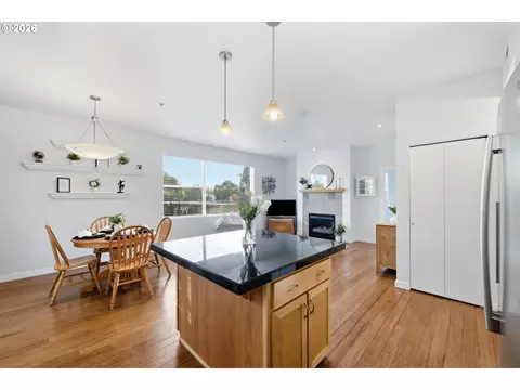 Kitchen - 347 Rustic Pl #26, Eugene, OR 97401 photo 1 of 4