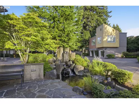 Exterior - 347 Rustic Pl #26, Eugene, OR 97401 photo 7 of 10