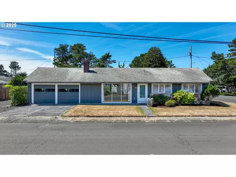 1210 S Downing St, Seaside, OR 97138