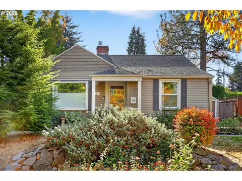 11244 NE Skidmore St, Portland, OR 97220