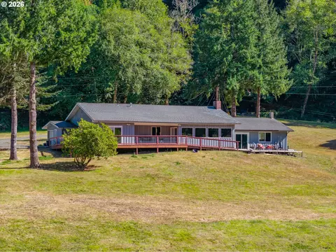 64164 Fairview Rd, Coquille, OR 97423