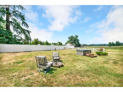 Exterior - 34671 Matthews Rd, Eugene, OR 97405 photo 8 of 11