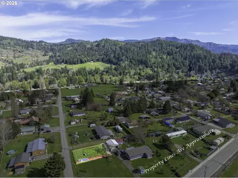 Alder, Powers, OR 97466 photo 8