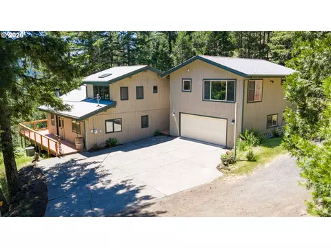 Exterior - 5424 Little River Rd, Glide, OR 97443 photo 2 of 10