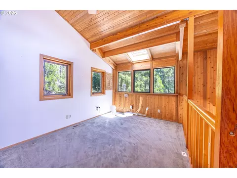 Bedroom - 5424 Little River Rd, Glide, OR 97443 photo 6 of 6