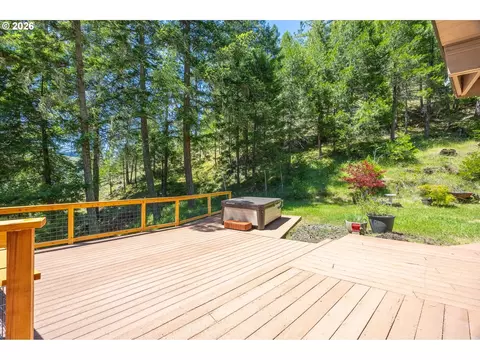 Exterior - 5424 Little River Rd, Glide, OR 97443 photo 5 of 10