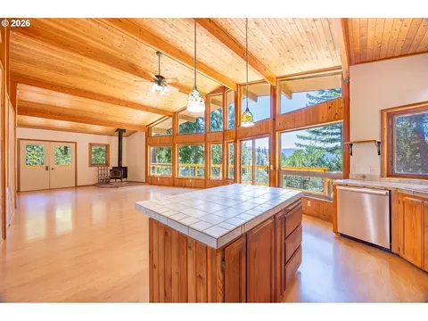 Living - 5424 Little River Rd, Glide, OR 97443 photo 2 of 7
