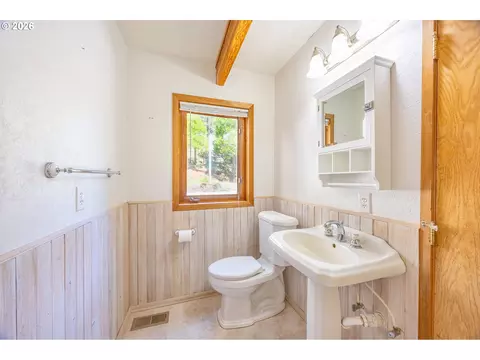Bath - 5424 Little River Rd, Glide, OR 97443 photo 3 of 5