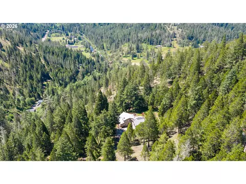 View/Area - 5424 Little River Rd, Glide, OR 97443 photo 3 of 7