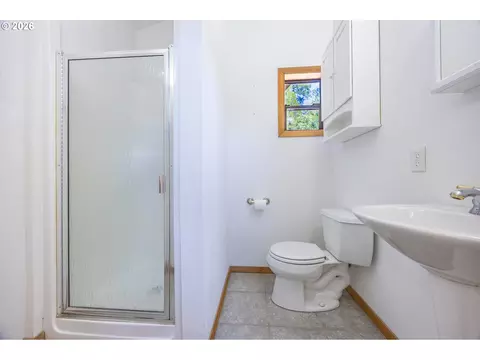 Bath - 5424 Little River Rd, Glide, OR 97443 photo 5 of 5