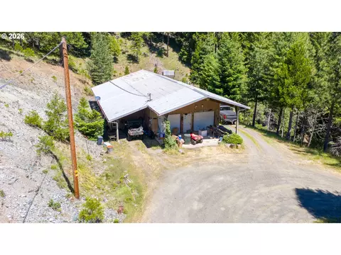 Exterior - 5424 Little River Rd, Glide, OR 97443 photo 8 of 10