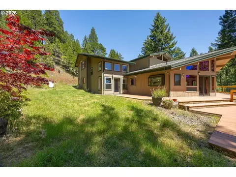 Exterior - 5424 Little River Rd, Glide, OR 97443 photo 3 of 10