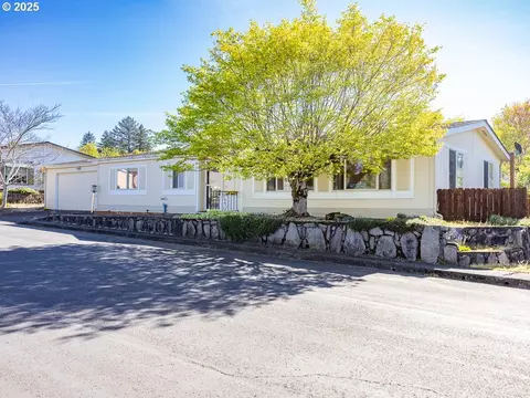 17401 SE 39th St #77, Vancouver, WA 98683