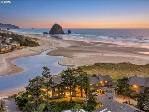 355 N Breaker Point Dr #355, Cannon Beach, OR 97110