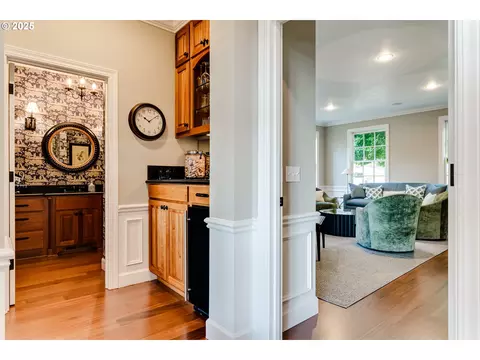 Entry Way - 2030 W 34th Ave, Eugene, OR 97405 photo 3 of 5