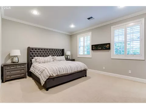 Bedroom - 2030 W 34th Ave, Eugene, OR 97405 photo 2 of 5