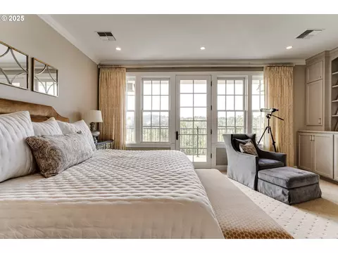 Bedroom - 2030 W 34th Ave, Eugene, OR 97405 photo 1 of 5