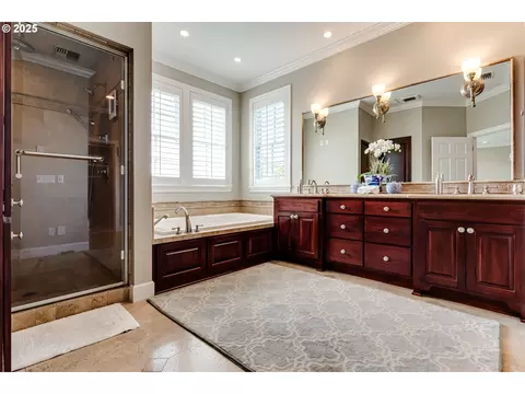 Bath - 2030 W 34th Ave, Eugene, OR 97405 photo 1 of 4
