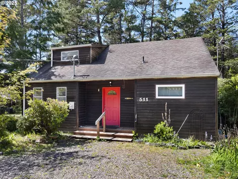 511 1st St, Manzanita, OR 97130