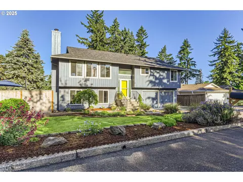 13523 SE Maple Ln, Milwaukie, OR 97222