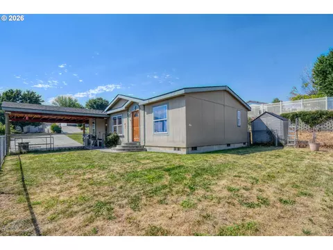 3022 SW River View Dr, Pendleton, OR 97801 photo 1