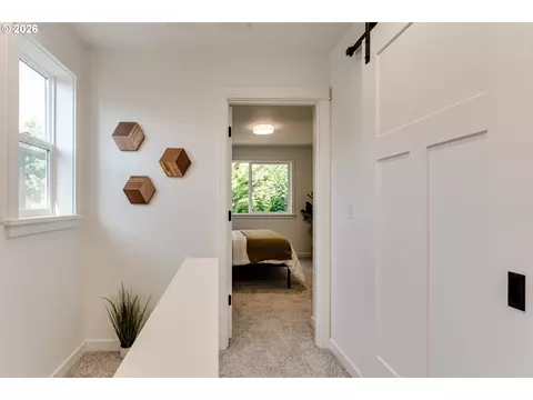 Entry Way - 813 Horn Ln, Eugene, OR 97402 photo 4 of 4