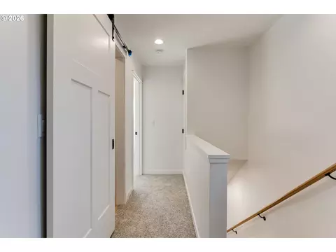 Entry Way - 813 Horn Ln, Eugene, OR 97402 photo 3 of 4